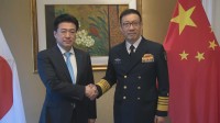 日中防衛相が初めて会談　中国軍の日本周辺での軍事活動活発化に懸念伝達