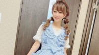 渡辺美奈代さん　水色ワンピースショットを公開　「お人形さんみたい」　アイボリーの大人コーデも　「パンツスタイル素敵です」　2つの衣装公開