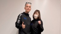 【globe】　KEIKOさん　“お揃いの黒のジャケット”　マーク・パンサーさんと２ショット