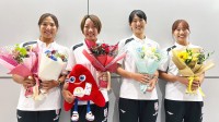 「最高の舞台でメダルを目指す」ビーチバレー女子日本代表がパリ五輪出場権を獲得し帰国