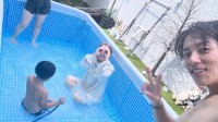 【杉浦太陽】自宅で”どデカい”プール開き「暑すぎる」「気持ちいい～」辻希美さんや子どもと水遊び