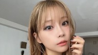 重盛さと美さん　金髪にイメチェン姿を公開　「金髪重盛ちゃん」新曲ＭＶ披露