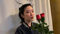 【永野芽郁】「25歳もよろしくお願いします」赤い薔薇と共に誕生日の挨拶