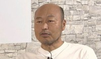 佐野慈紀さん　「実生活は危険がいっぱい」　状況明かす　「段差に躓き豪快に転倒」　今年5月に右腕切断手術