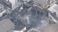 【速報】川崎市でアパート2棟全焼火災　住人の男性3人と連絡取れず　ほかにも男性3人が重軽傷