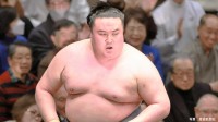 金峰山が初賜杯に王手！豊昇龍と王鵬が1差で追う、霧島・尊富士はV争い脱落【大相撲初場所】