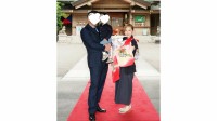 【 新井恵理那 】　「白いドレスは、今度は娘が」結婚式と同じ東郷神社で娘のお宮参りを報告　親子の時間に感慨