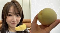 【 桜井日奈子 】 「清水白桃って岡山の有名な桃があるんじゃけど」　故郷で旬の味覚に舌鼓　「今逃したら次来年よ？食べにゃおえんわ」　地元愛あふれる方言で投稿