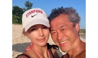 【 梅宮アンナ 】　夫と笑顔　「互いに身体の調子が良くなって行っている。。病は気からと、、よく言ったモノです」  “ 出会って10日婚 ”