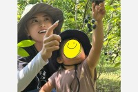 【 小島瑠璃子 】 「子どもが大好きなブルーベリー狩りにいってきました❤」　ＳＮＳに綴る　猛暑でも「短時間でも思い出に残りそうな体験を」