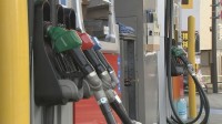 ガソリン平均価格174円20銭　2週連続の値下がり　石油の需給が緩むとの見方広まり
