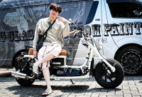 【 武田航平 】 「気になってたスクーター。オリジナルカラーで完成！！」　愛車と笑顔ショット