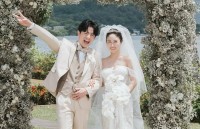 【 藤森慎吾 】 「ハワイで結婚式をしてきました」「最高にかわうぃー花嫁と娘でした」　結婚式の写真を公開　「素敵な式になり良かったです」