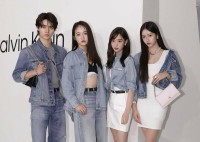 【 藤岡舞衣 】　きょうだい４ショットに　ファン反響　「華麗なる一族」「みなさん素敵ですね」