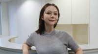 【 村重杏奈 】　「なんでもない日の私服です」グレーニット×濃いブラウンパンツの“大人シンプル”な私服コーデを公開