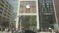 「Apple銀座」リニューアルオープンにティム・クックCEO登場　アメリカ以外で初の直営店に“特別な思い入れ”語る