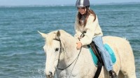 【 紗栄子 】NZの海で乗馬 “私の大切にしているものやことがたくさん” 　自身の生き方に共鳴「帰ってきたい場所が１つ増えました」