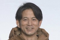【 岡田准一 】　アイスクライミングに挑戦　“ アンバサダーって、こういうことするの？ ”　憧れの人への「愛」の告白を謝罪