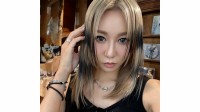 【 倖田來未 】　ツアーに合わせた新ヘアスタイルを公開　「パワーアップして倖田來未らしく」　黒金のツートンヘアカラーを披露