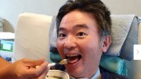 【ニャンちゅう】　声優・津久井教生さん　「味には記憶があって　わずかな感覚と刺激から脳が呼び起こされて〜〜味を感じるのです〜」 【ＡＬＳ闘病】