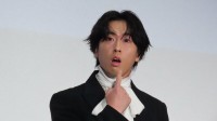 【 Snow Man・宮舘涼太 】 ‟ ロイヤル ” な神対応も　サプライズ演出だと知り　「恥ずかしい」
