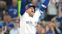 ブルージェイズ 32年ぶり3度目のWS進出決定！7回スプリンガー劇的逆転3ラン 勝利の瞬間ゲレーロJrは涙 ド軍と世界一決定戦へ
