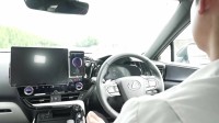 トヨタが最新の自動運転技術を公開　AIが信号などのインフラと連携