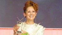【 夏木マリ 】「ヘアスタイルは自分の言語」ベスト・ヘア受賞に喜び「死にやしなかったらOK」座右の銘も明かす