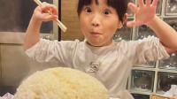 【 ののちゃん 】「パワー飯！」山盛りご飯にまん丸お目目でリアクション「食べる気満々でした」
