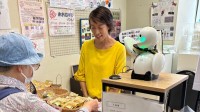 外出が難しい人が分身ロボットで働き、社会とつながりを作る大田区のNPO