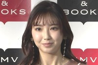 【 令和のグラビアクイーン・沢口愛華 】　多彩な仕事に意欲　「誰もやったことのない3刀流に」　昨年の“過去最高体重”から美スタイル披露