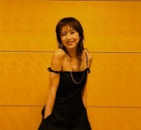 【 高岡早紀 】　デコルテ全開の黒パンツドレス姿を披露　「似合いすぎ〜」「お洒落ショット」　ファン反響