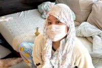 【 バービー 】「珍しく体調を崩してもがき苦しんでおりました」ベッドの上で茫然自失の画像を投稿