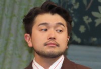 【 King Gnu・井口理 】　主演舞台で「お花の投げ込み」が発生　東宝がＸで注意喚起　「思わぬ事故につながる恐れがございます」