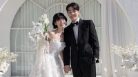 【 結婚 】門脇慎剛＆糸原美波　結婚を公表　ドレス＆タキシードで青空の下で弾ける笑顔