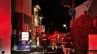 東京・練馬区で2階建て住宅など計3棟、約125平方メートル燃える火事　2人やけどで救急搬送