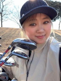 【 美奈子 】 「人生２回目のゴルフへ行ってきました」「趣味が増えてくの楽しい！⁡　色んなことを楽しんで生きていきたい♥」