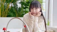 【 Perfume 】あ～ちゃん「アフタヌーンティ友会」　繊細なティーフーズを前にご満悦の笑み