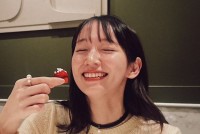 【 吉岡里帆 】　誕生日を祝福され笑顔　「お祝いメッセージと応援コメント下さり、ありがとうございます」　「何でも挑戦だー！！！持ってくれ、体力！」