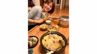 【 井上咲楽 】「塩と七味だけでとっても美味しい」ピェンロー鍋を披露　 〝椎茸の出汁〟と〝白菜がとろける〟調理のポイントを公開