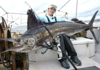 【 片原恵麻 】 「スタンディングマーリン！！ 初マカジキ！⁡」　大物ゲットで笑顔　「リールから糸がぶっ飛んでいくあの瞬間が本当に生きてて1番高まる瞬間」