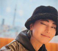 【 氷川きよし 】 「パンチ効いたメイクのまま　錦糸町をぶらり」　オフショットに　ファン反響　「素敵すぎる　大好き❤」