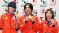 悲願の金に戸塚優斗「報われるよって伝えてあげたい」、小野光希「ピーク合わせられた」山田琉聖「4年後に向けて」スノボHPメダリストが帰国【オリンピック】