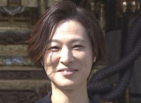 【 山内惠介 】　一輪車を披露しヒット祈願　紅白出場にも意欲　「車輪がキラキラ光っていると良い」　夜の公園で練習も…子どもたちは「サーッといなくなって」　切ないエピソード告白