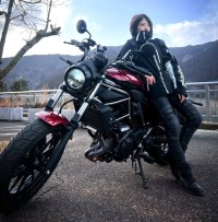 【 元乃木坂46・若月佑美 】 愛車カワサキ「ELIMINATOR PLAZA EDITION」　ツーリング姿を公開　「新しくツーリング仲間さんも増えたので嬉しみ」