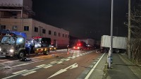 大型トレーラーなど車7台が絡む事故　3人が病院に搬送されるもいずれも意識あり　国道50号は片側通行止めに　栃木市岩舟町