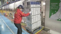 新たな輸送手段として定着するか JR東日本の荷物専用新幹線がサービス開始　盛岡から東京まで約800箱の段ボールが運ばれる