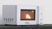電子レンジの思わぬ落とし穴…　「爆発・発火」は加熱しすぎが原因　サツマイモや水分の少ない冷凍野菜などにも注意