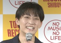 【 日野友輔 】　同級生・藤井聡太に　〝唯一、本人に向かってそのマネを披露したことがある高校生です〟