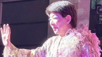 【 美川憲一 】「トレーニングのお陰で　順調にコンサートを行っているわよ～」ステージで熱唱する画像を公開　コロッケが共演